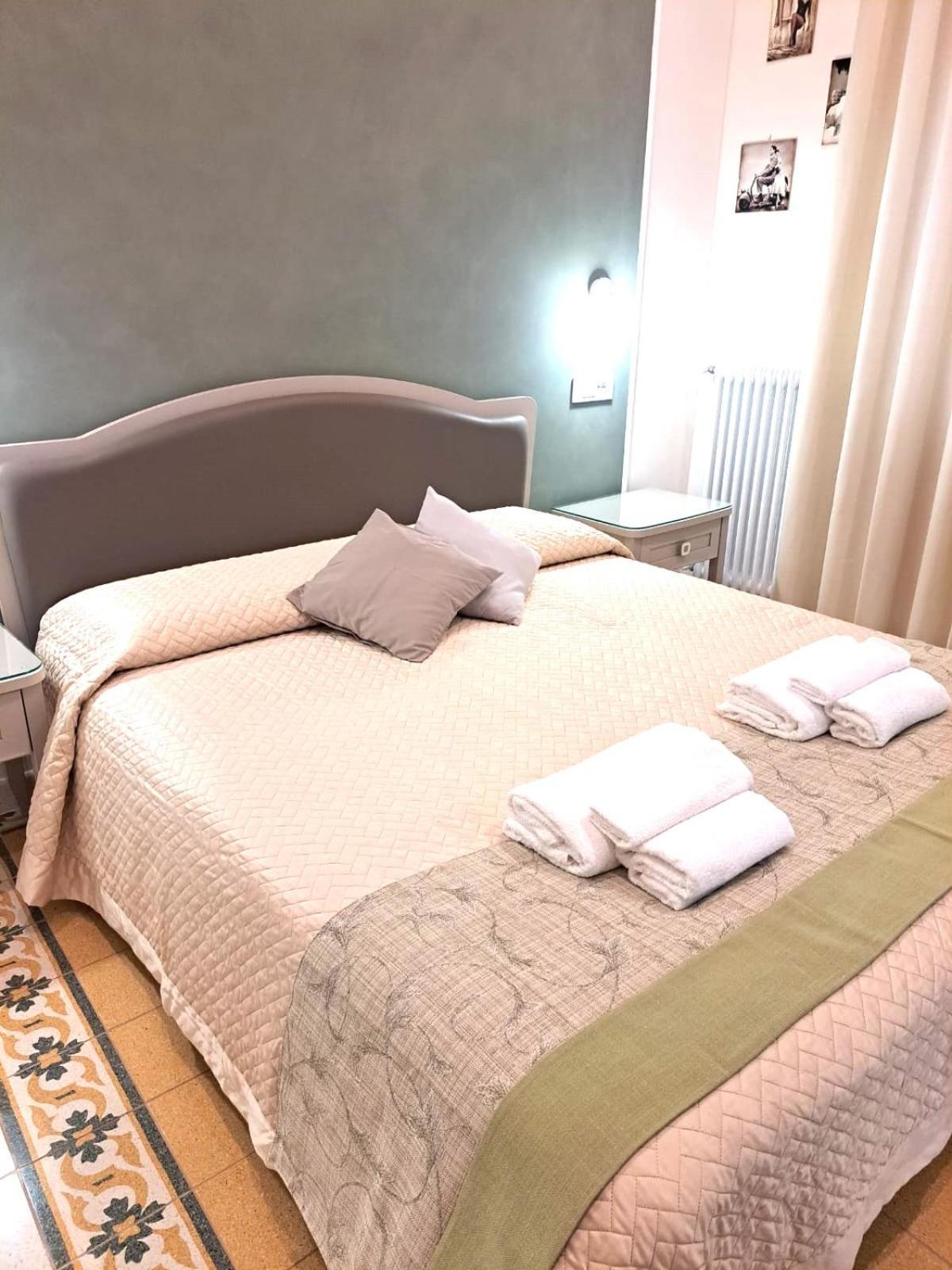 Dreaming Rome Suites Экстерьер фото