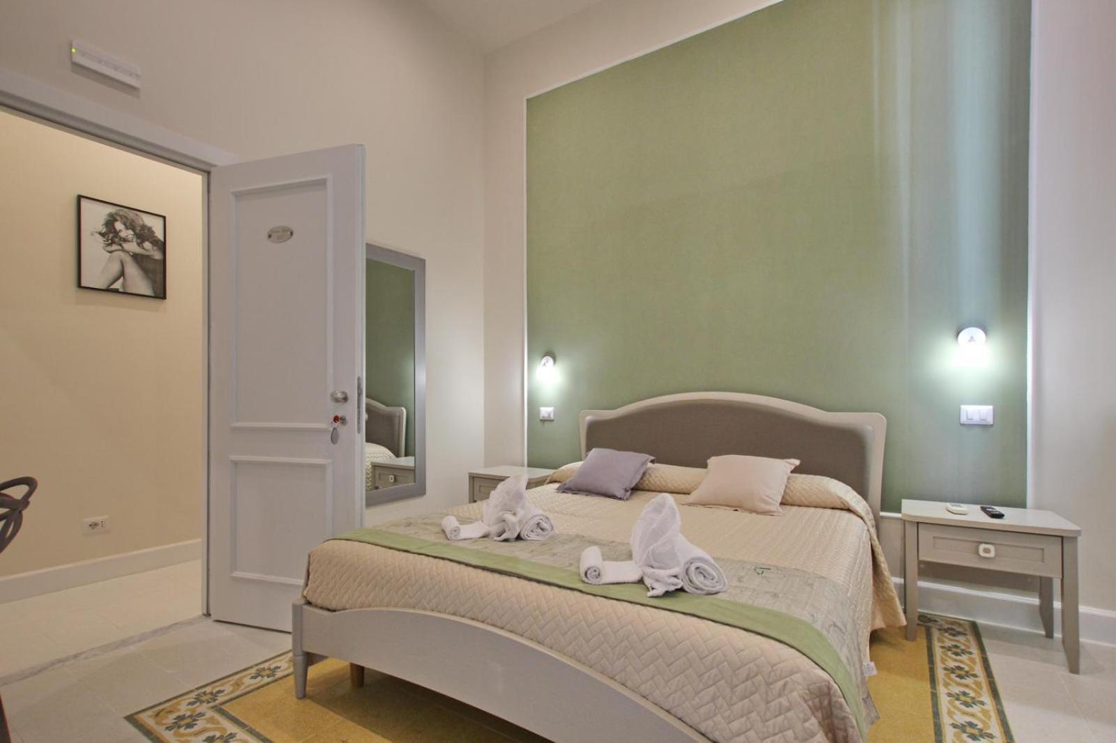 Dreaming Rome Suites Экстерьер фото